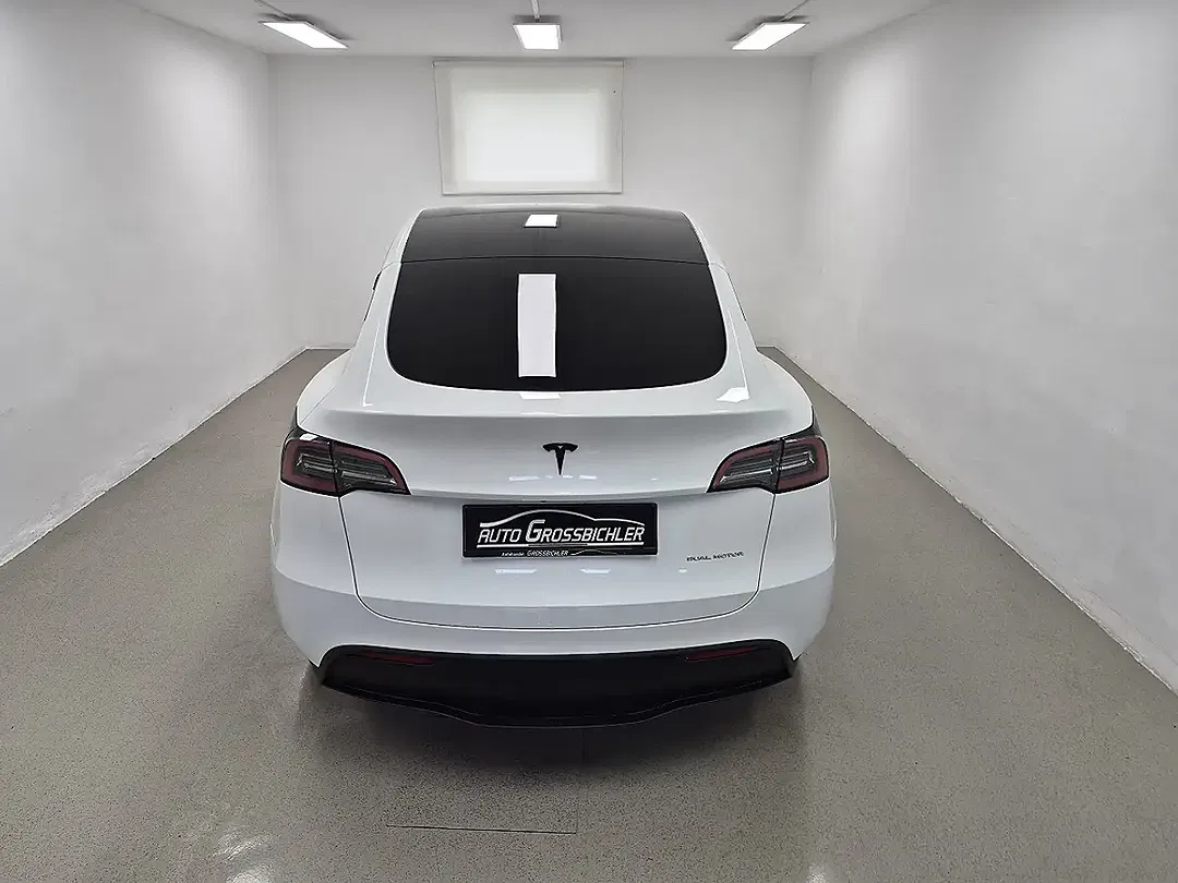 Tesla Model Y AWD Long Range - Thumbnail 6