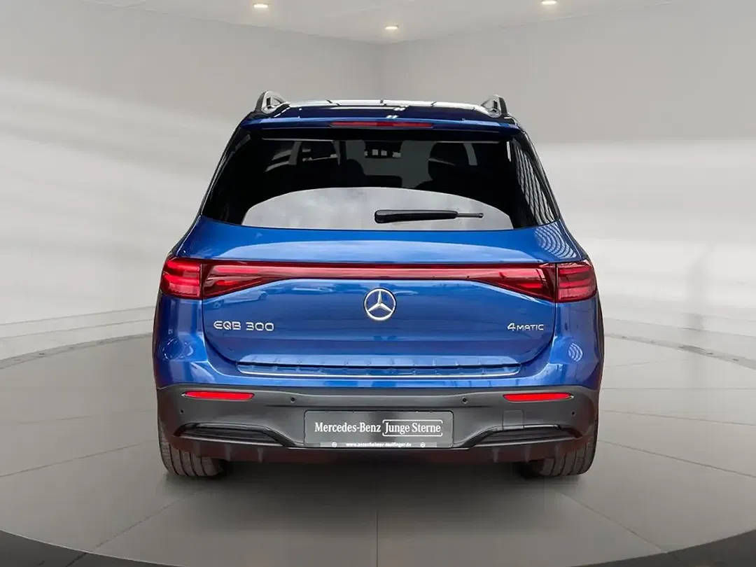 Mercedes-Benz EQB 300 4MATIC AMG MBUX Night - Thumbnail 4