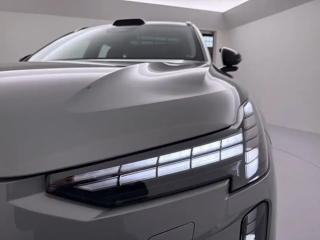 Volvo EX90 EV Core - Thumbnail 10