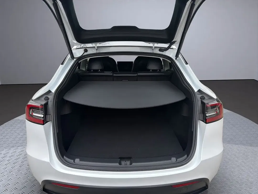 Tesla Model Y RWD - Thumbnail 9