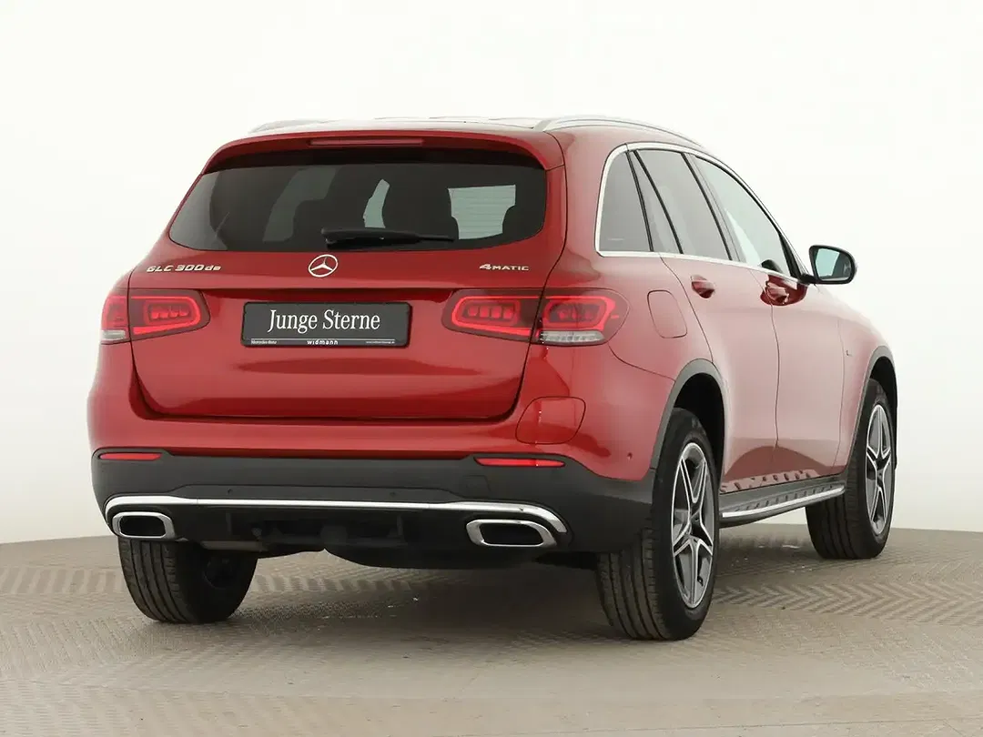 Mercedes-Benz GLC 300 4MATIC AMG - Thumbnail 2
