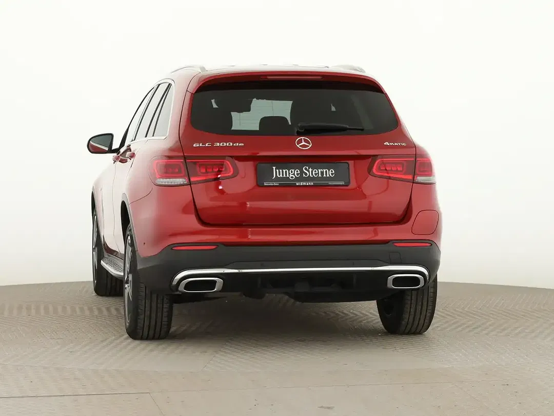 Mercedes-Benz GLC 300 4MATIC AMG - Thumbnail 4