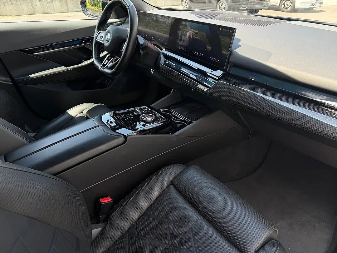 BMW i5 eDrive M Sport - Thumbnail 6
