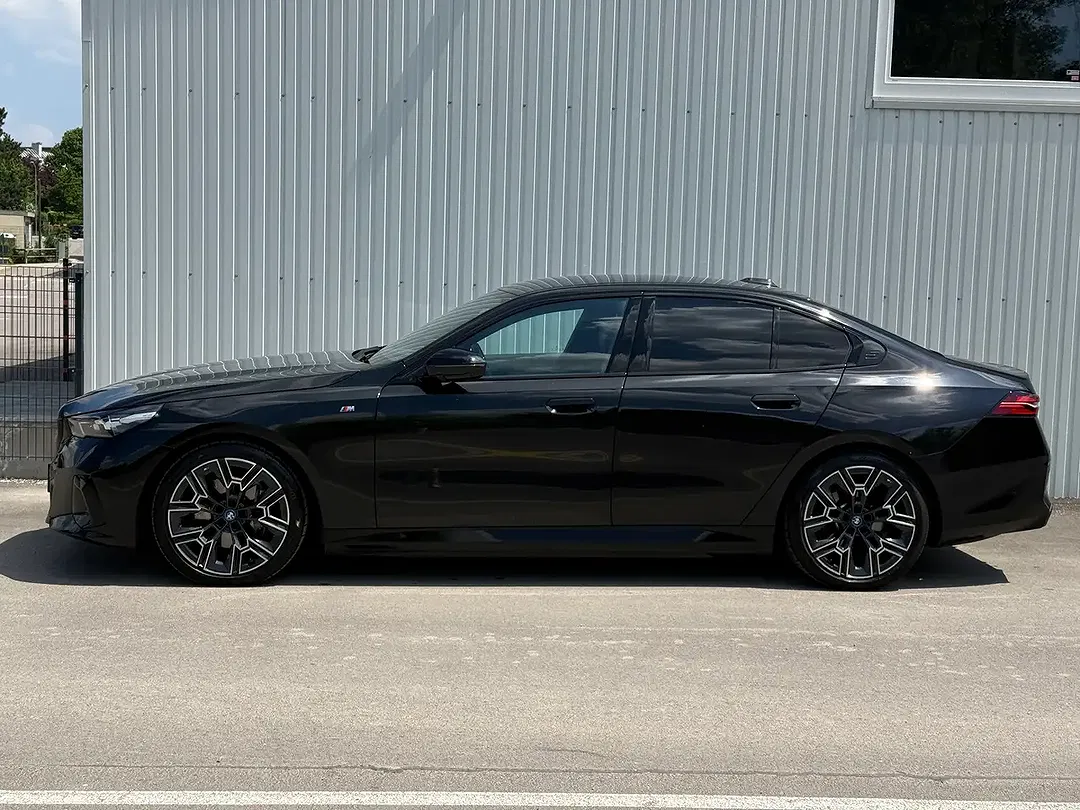 BMW i5 eDrive M Sport - Thumbnail 4