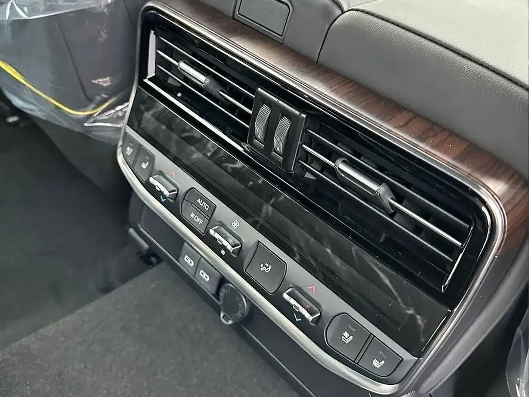 Toyota Land Cruiser Premium - Thumbnail 14