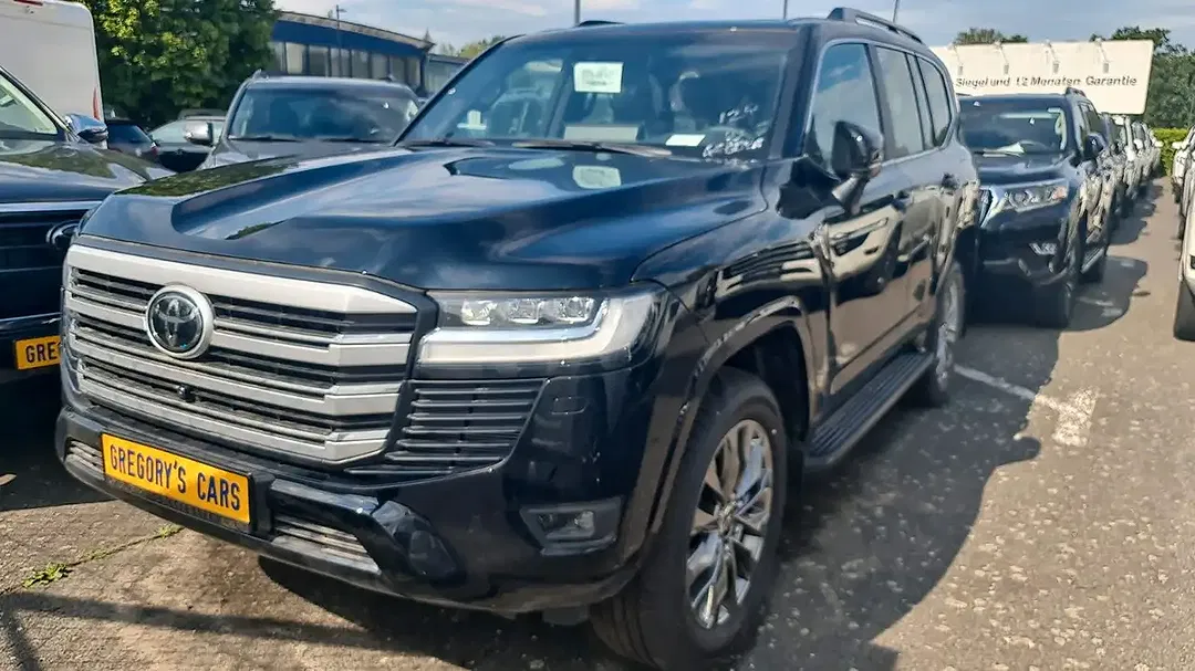 Toyota Land Cruiser Premium - Thumbnail 6