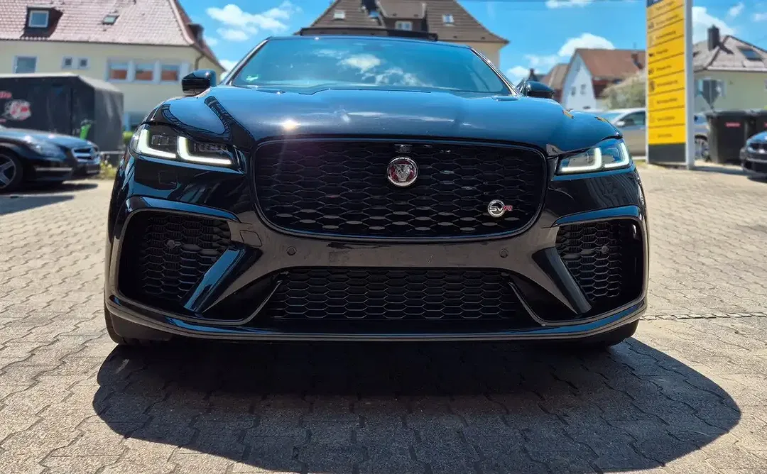 Jaguar F-Pace 5.0 SVR Performance Black Edition - Thumbnail 13