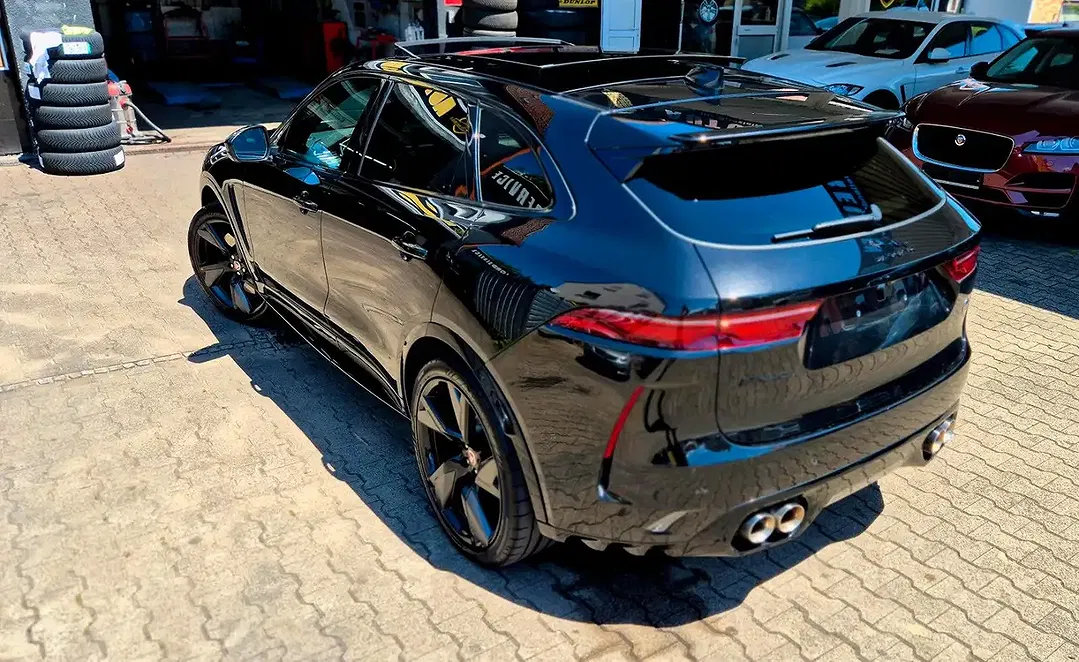 Jaguar F-Pace 5.0 SVR Performance Black Edition - Thumbnail 3