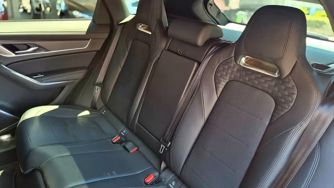 Jaguar F-Pace 5.0 SVR Performance Black Edition - Thumbnail 6