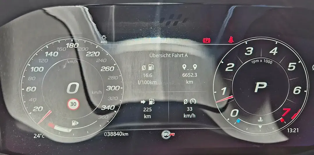 Jaguar F-Pace 5.0 SVR Performance Black Edition - Thumbnail 8