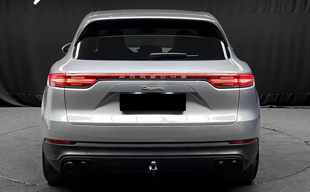Porsche Cayenne E-Hybrid - Thumbnail 4