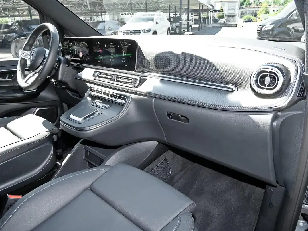 Mercedes-Benz V 300 AMG AIRMATIC Avantgarde Night - Thumbnail 8