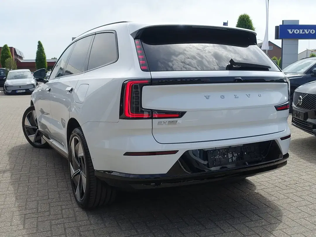 Volvo EX90 Twin Motor Performance Ultra - Thumbnail 4