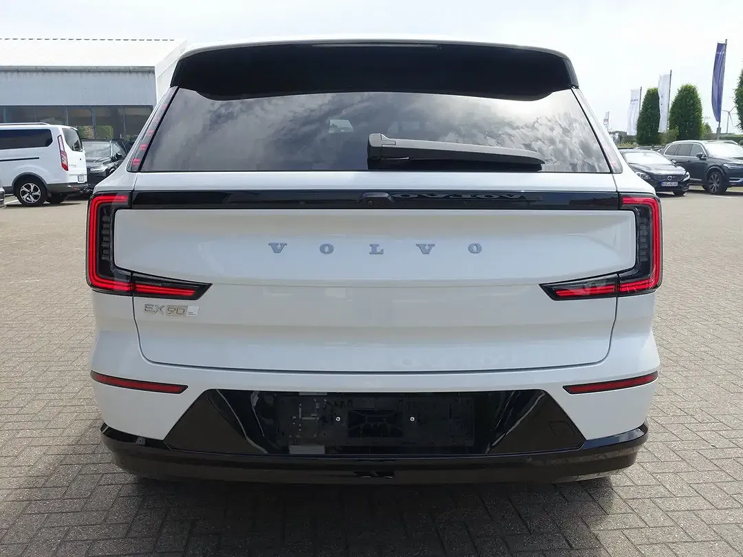 Volvo EX90 Twin Motor Performance Ultra - Thumbnail 7