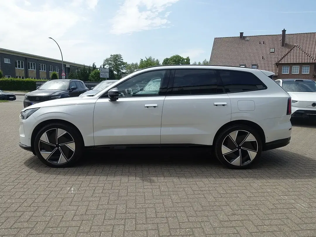 Volvo EX90 Twin Motor Performance Ultra - Thumbnail 8