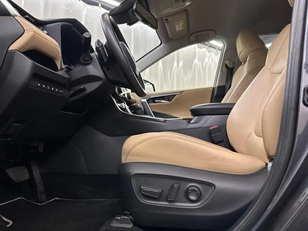 Toyota RAV 4 4x4 Premium Plus - Thumbnail 18