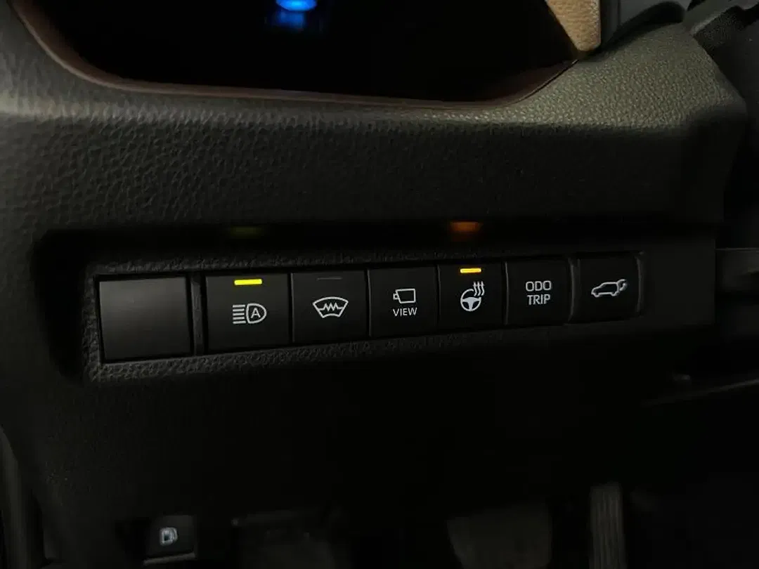 Toyota RAV 4 4x4 Premium Plus - Thumbnail 23