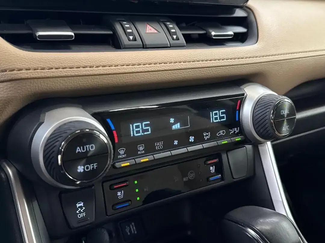 Toyota RAV 4 4x4 Premium Plus - Thumbnail 26