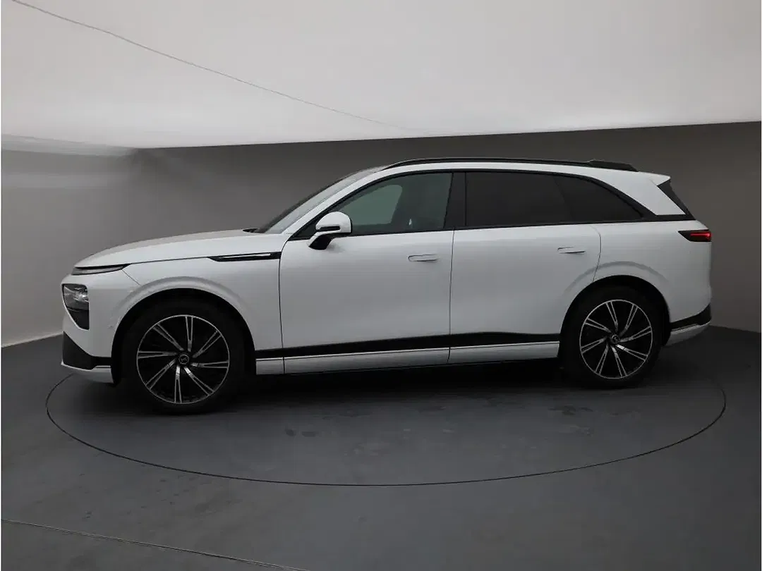 Xpeng G9 AWD Performance - Thumbnail 9