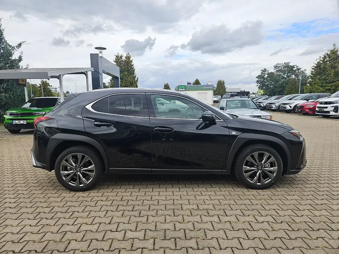 Lexus UX 300h F SPORT Design - Thumbnail 10
