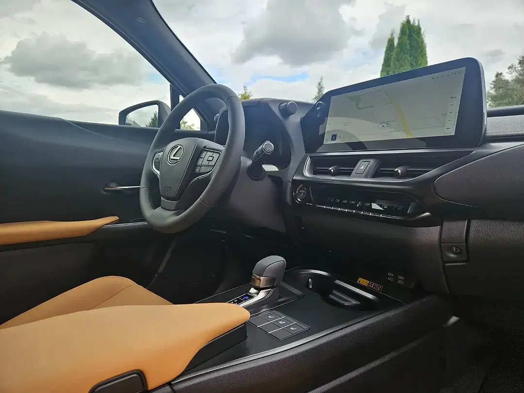 Lexus UX 300h F SPORT Design - foto 14