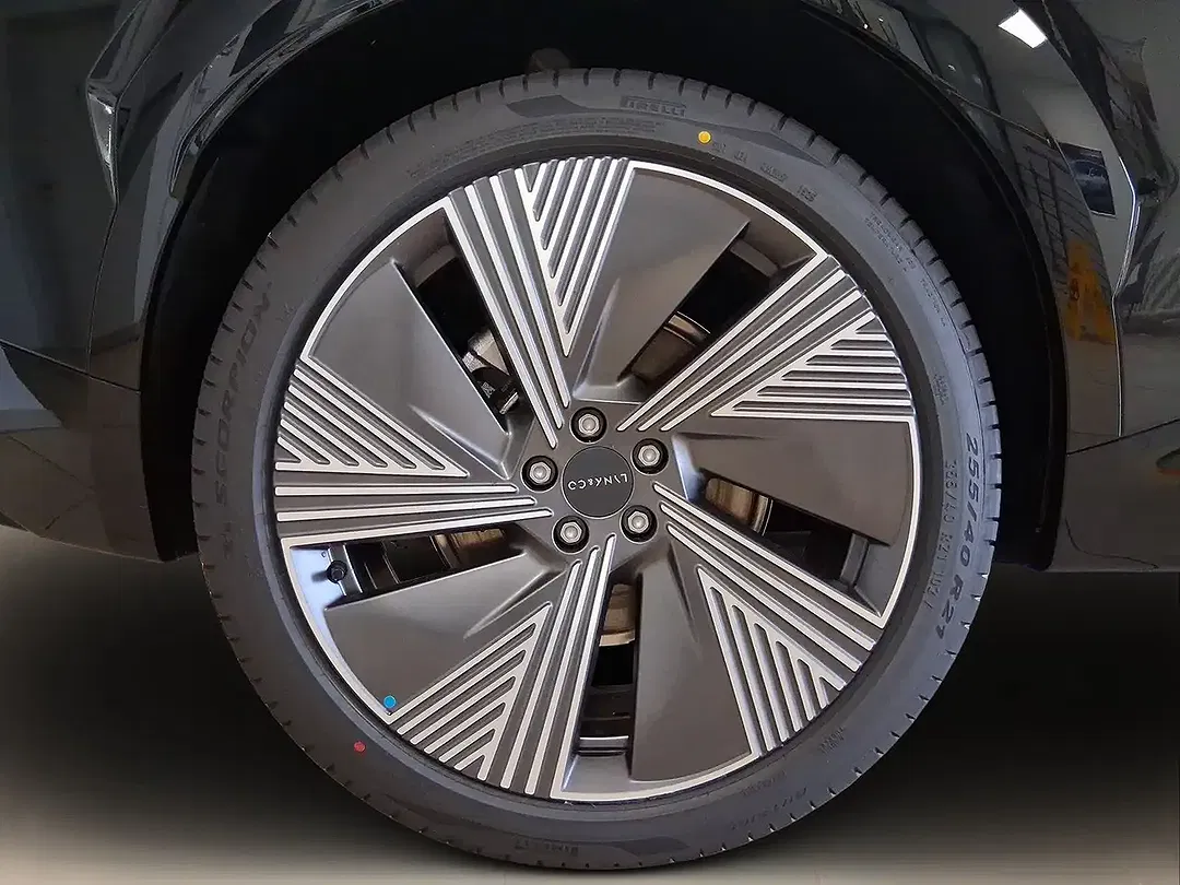 Lynk & Co 08 - Thumbnail 12