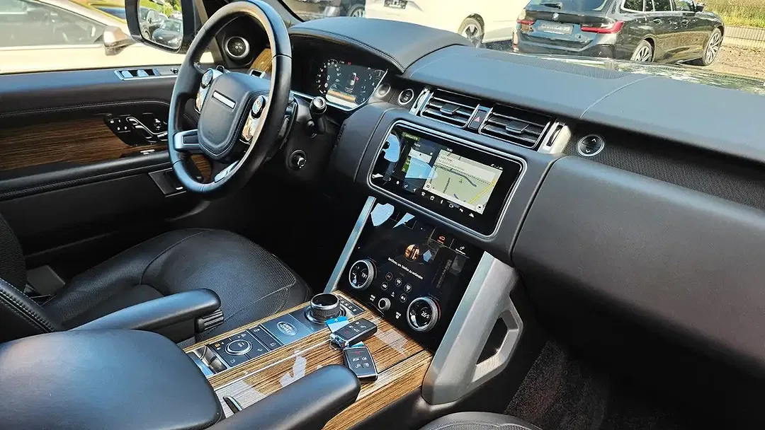 Land Rover Range Rover 4.4 SDV8 Vogue - Thumbnail 10