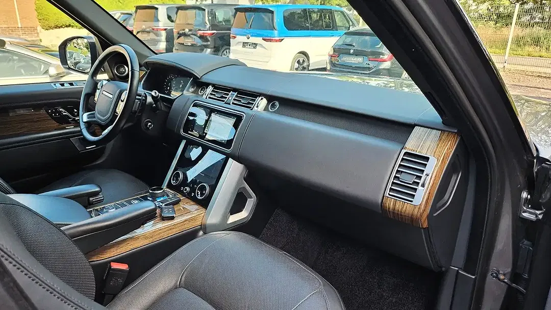 Land Rover Range Rover 4.4 SDV8 Vogue - Thumbnail 9