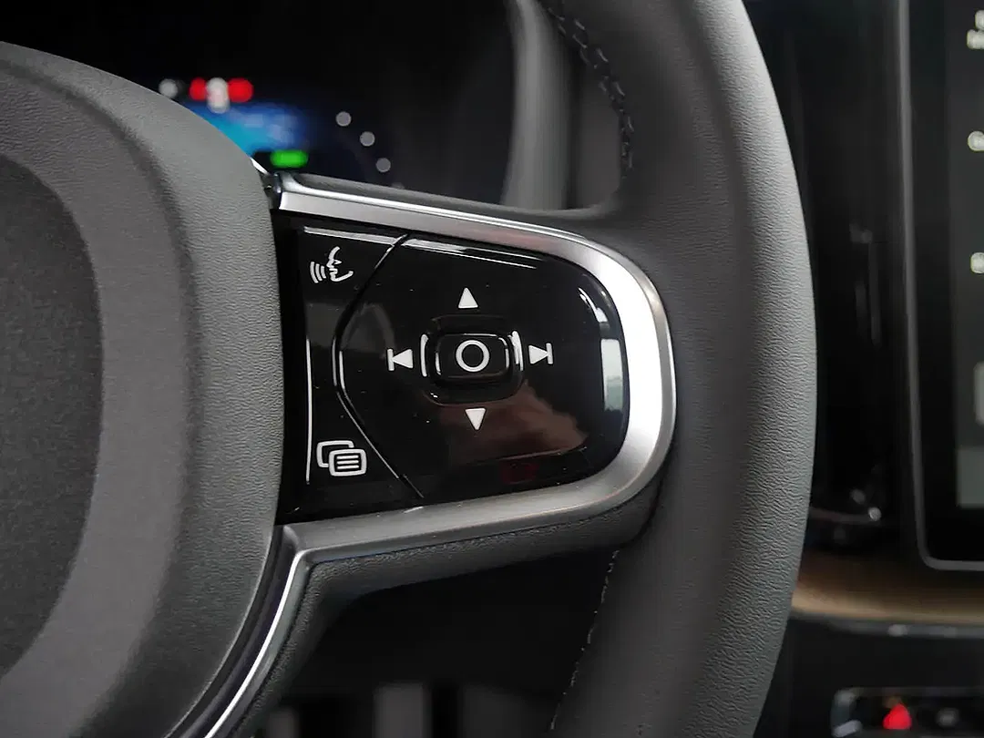 Volvo XC60 T6 PHEV Hybrid AWD Recharge Plus Dark - Thumbnail 15