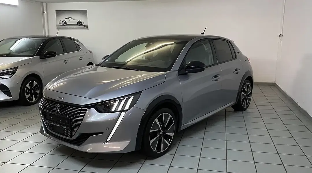 Peugeot 208 GT Line - foto 2