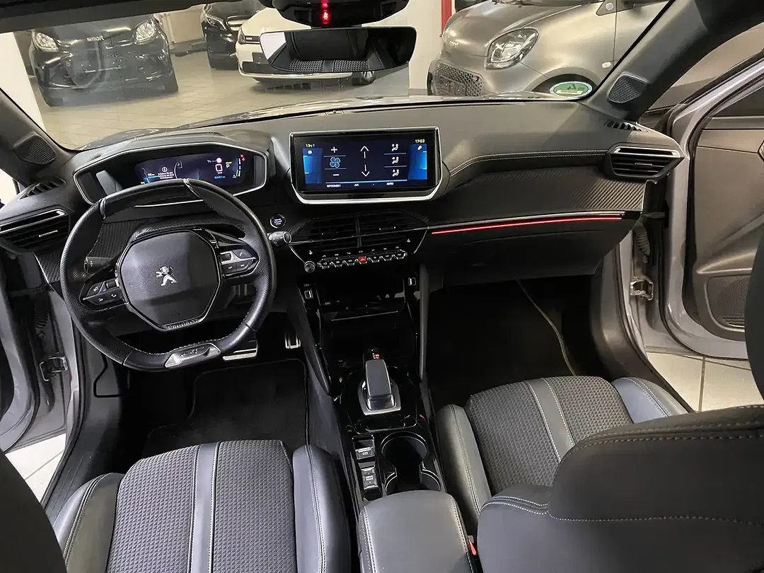 Peugeot 208 GT Line - Thumbnail 6