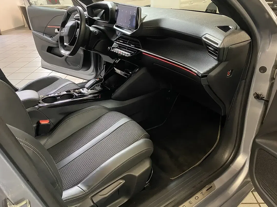 Peugeot 208 GT Line - Thumbnail 7