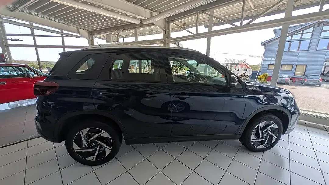 Suzuki Vitara MHEV 1.4 4x4 Comfort+ - Thumbnail 8