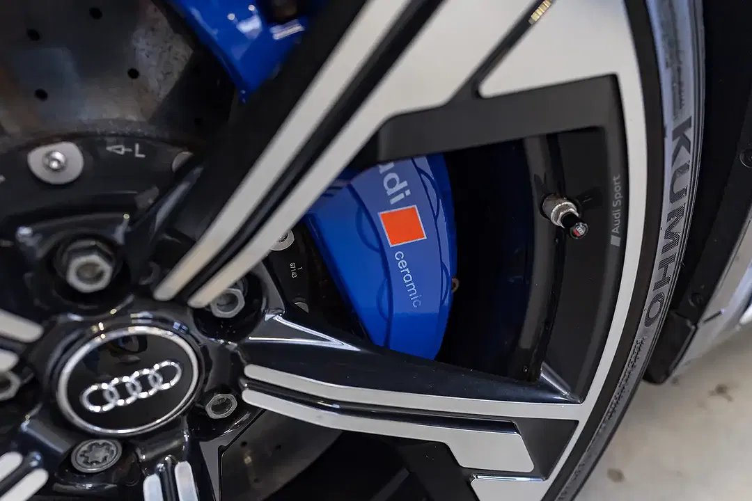 Audi RS4 - Thumbnail 11