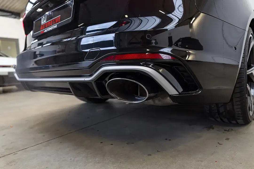 Audi RS4 - Thumbnail 13