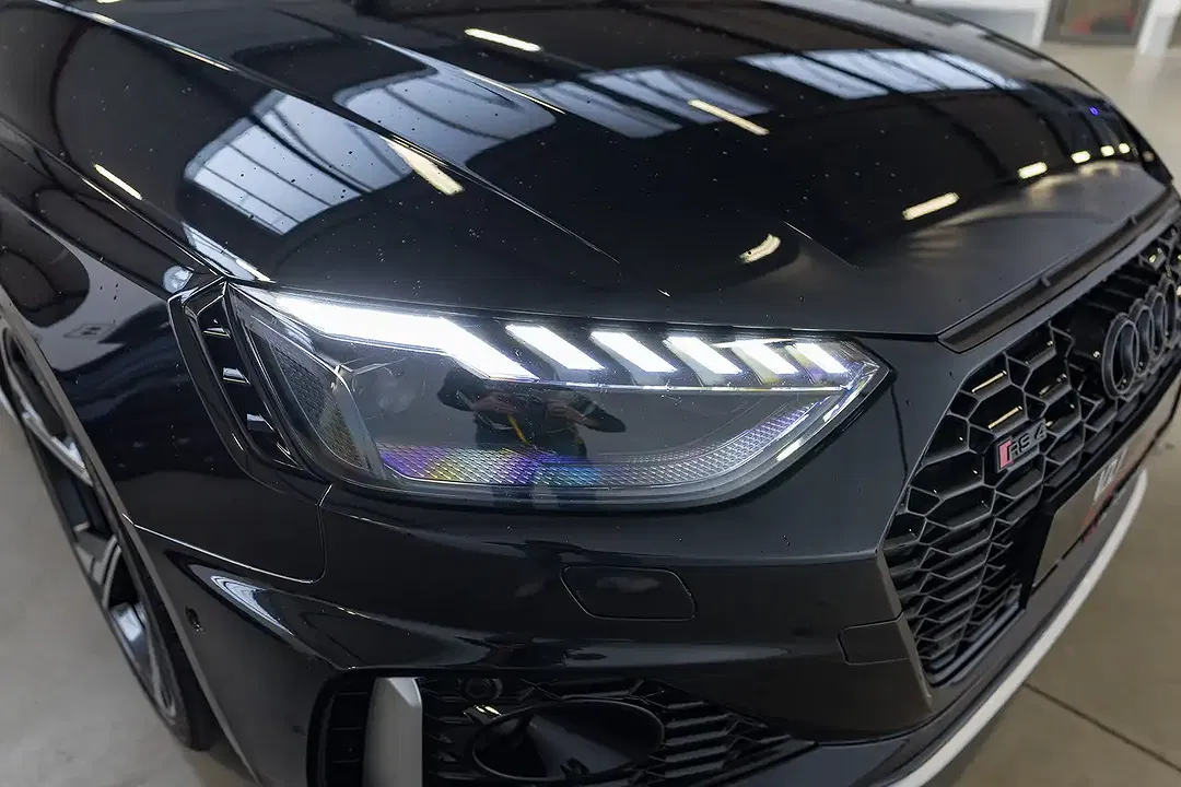 Audi RS4 - Thumbnail 8