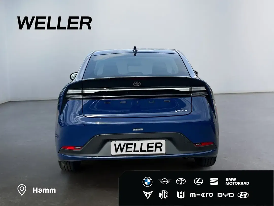 Toyota Prius PHEV - Thumbnail 6