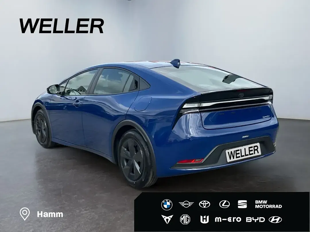 Toyota Prius PHEV - Thumbnail 7