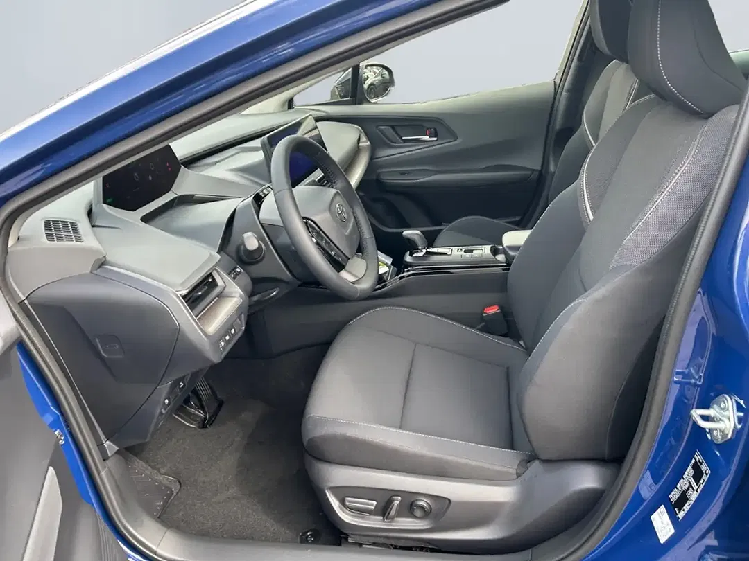 Toyota Prius PHEV - Thumbnail 9