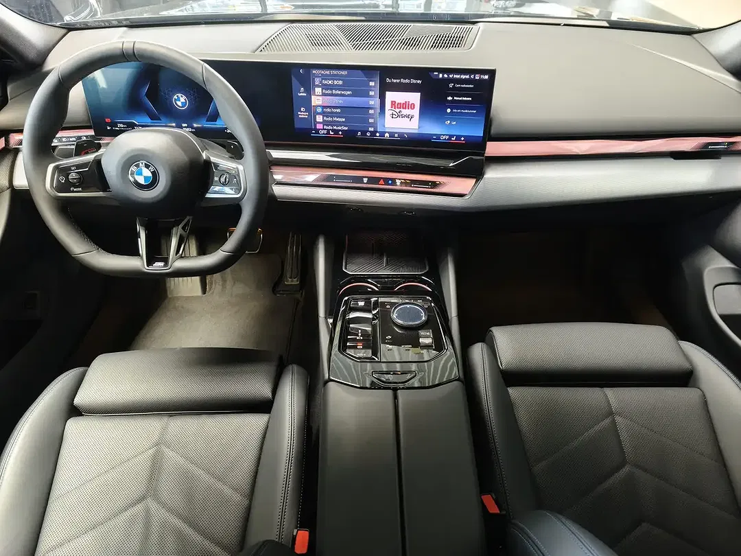 BMW 520 Touring M Sport - Thumbnail 11