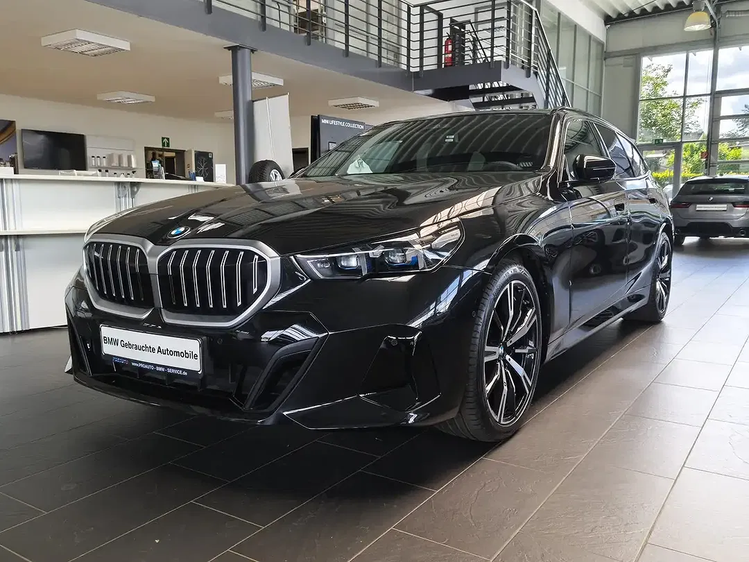 BMW 520 Touring M Sport - Thumbnail 3