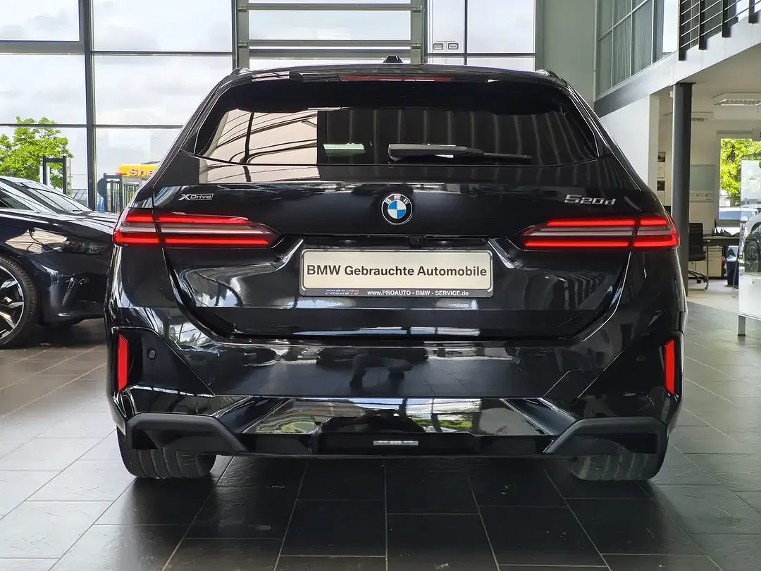 BMW 520 Touring M Sport - Thumbnail 5