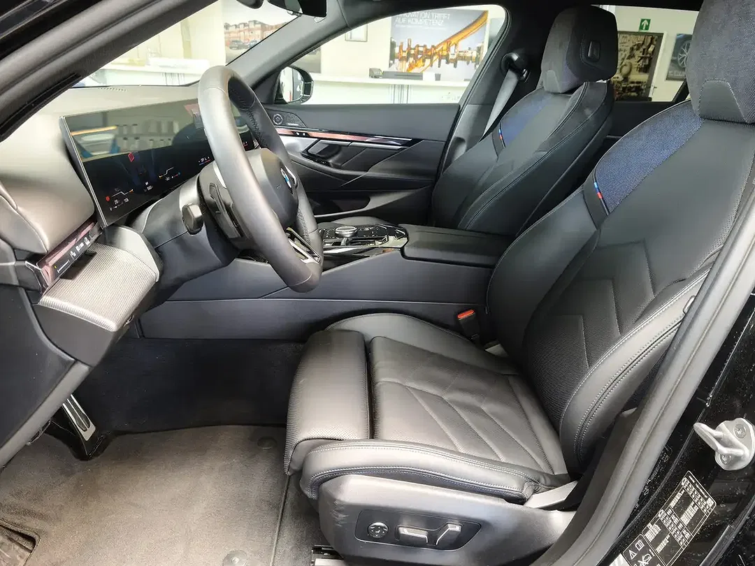 BMW 520 Touring M Sport - Thumbnail 8