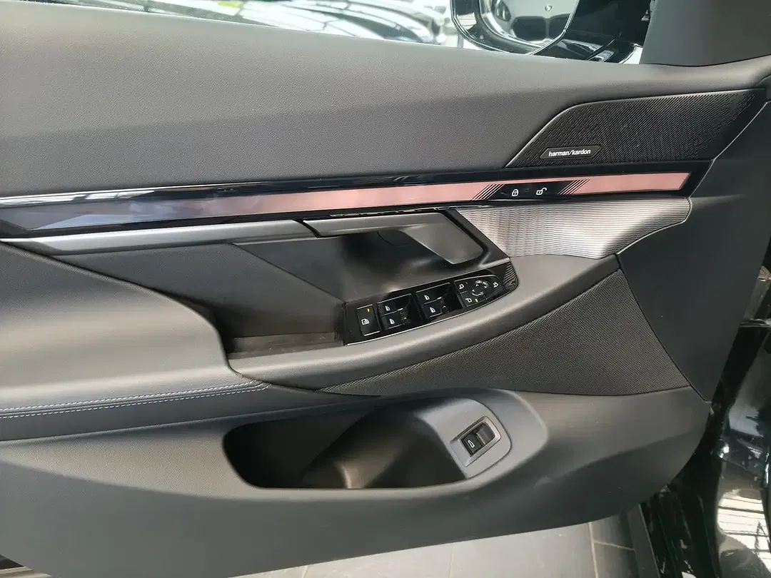 BMW 520 Touring M Sport - Thumbnail 9