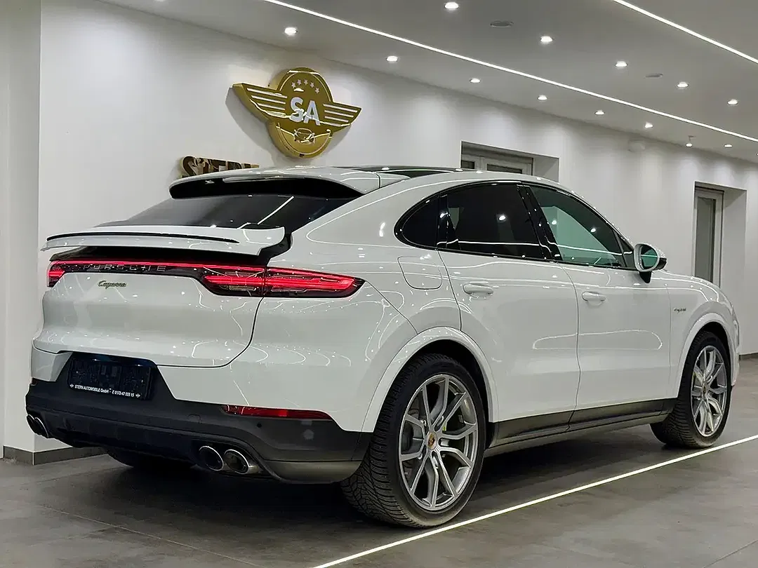 Porsche Cayenne E-Hybrid Coupe - Thumbnail 28