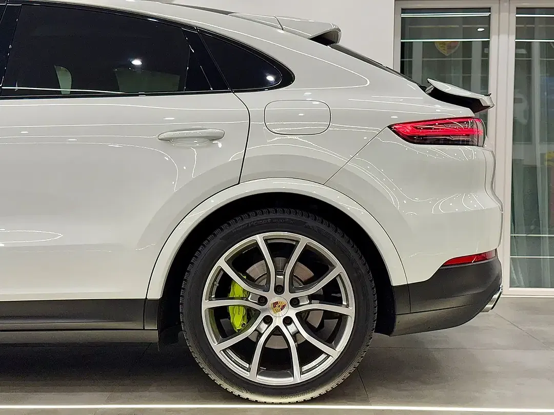 Porsche Cayenne E-Hybrid Coupe - Thumbnail 8
