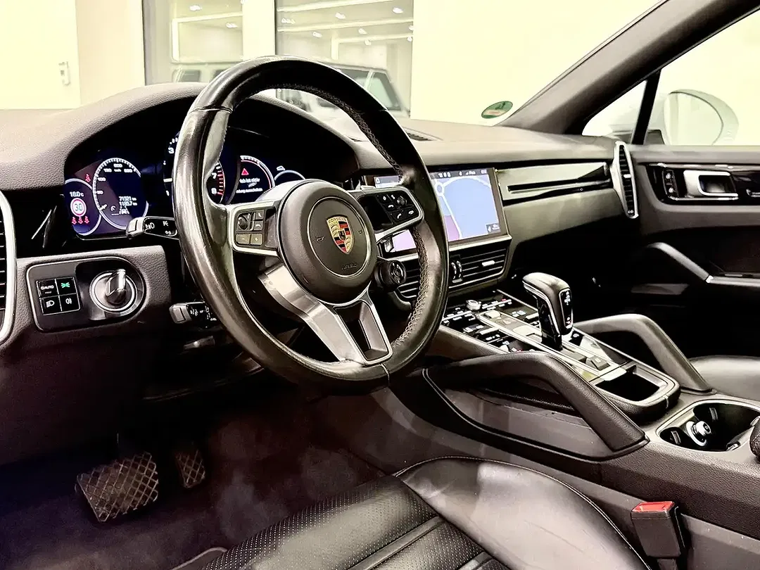 Porsche Cayenne E-Hybrid Coupe - Thumbnail 9