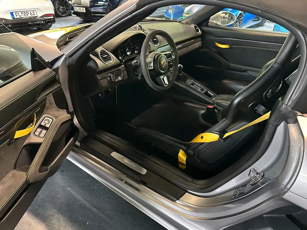 Porsche Boxster - Thumbnail 16