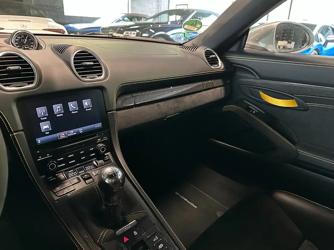 Porsche Boxster - Thumbnail 24