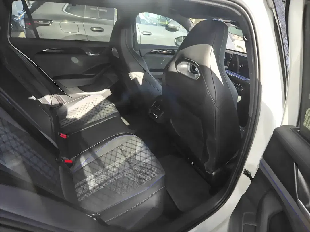 Volkswagen Passat Variant 2.0 TDI DSG R-Line - Thumbnail 10